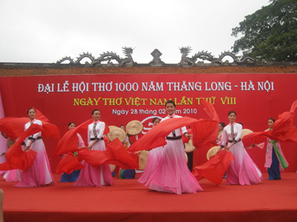 Du xuân cùng Đại lễ hội thơ ca